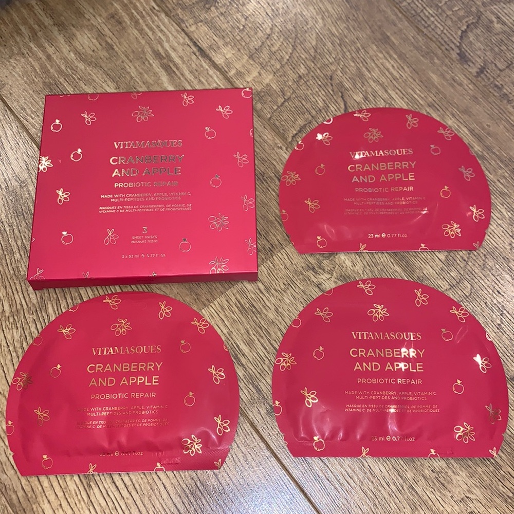 Vitamasoues cranberry and apple sheet masks NIB